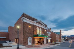 Wayne Theatre 2-visit-staunton-va