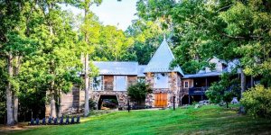 Ecco Adesso Vineyards 2 e1664921113173-visit-staunton-va