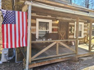 Cabin Creekwood-Visit-Staunton-Va