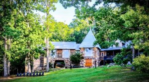 Ecco Adesso Vineyards 2-visit-staunton-va