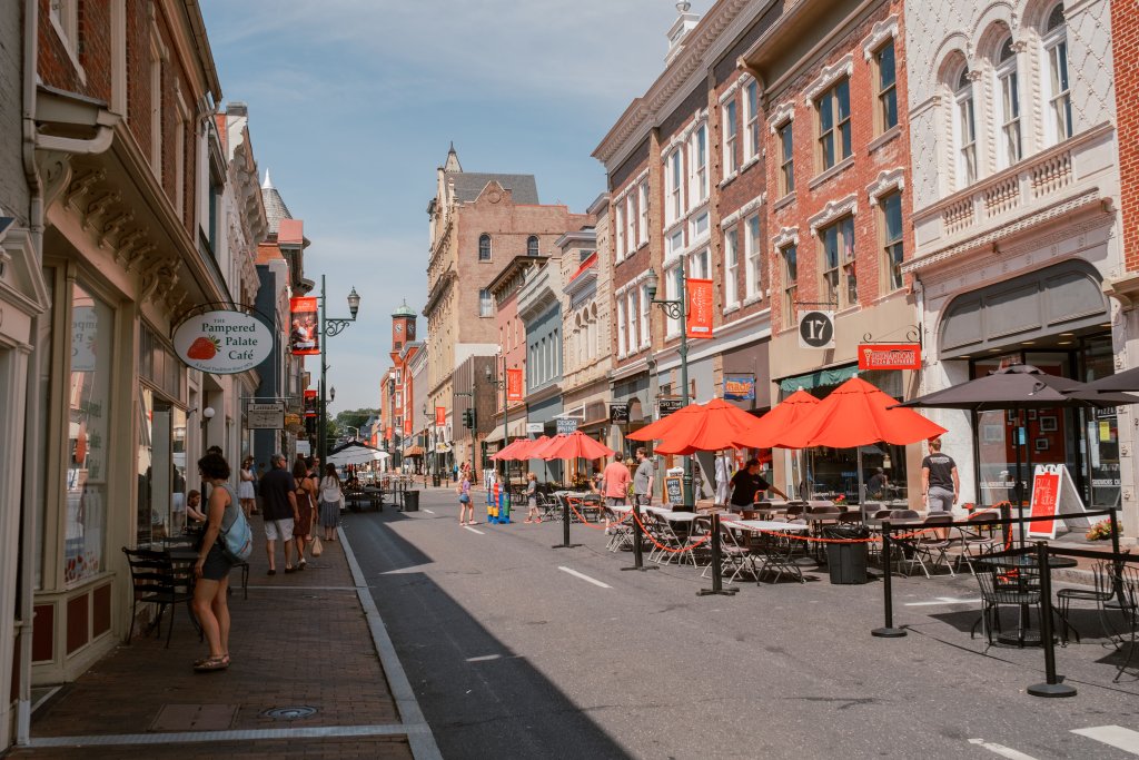 SV23082901V 146-visit-staunton-va