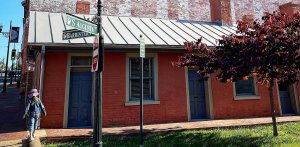 stauntonbooks Instagram 1770 ig 17908932113775630 e1704314770967-visit-staunton-va