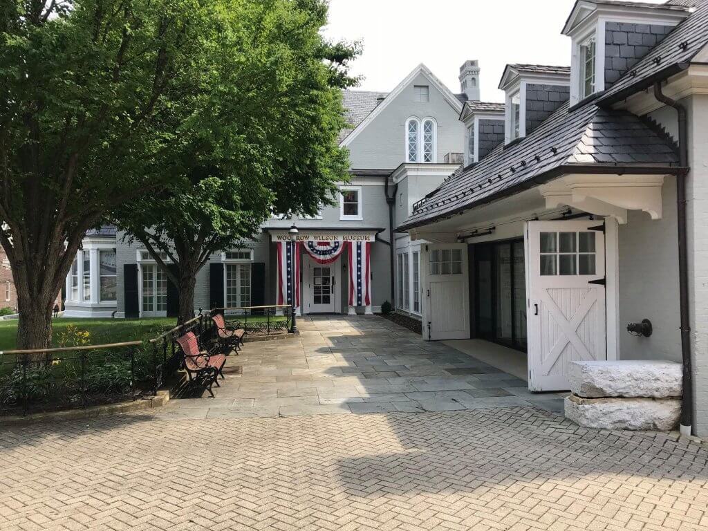 4d402ad5e5bb377bfeb416a5f7e2b94f7949aaa13a8cd5e06c5a1af9473b9670-visit-staunton-va