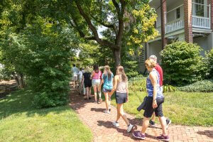 Let Us Be Your Guide On A Staunton Tour