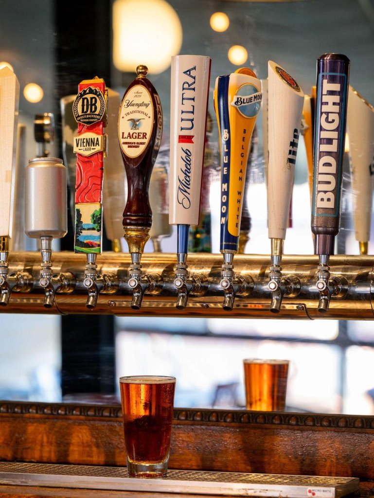 Event 42169 happy hour at the depot grille-visit-staunton-va