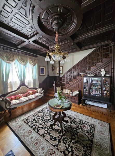 Interior photo of the spotts-coffman house